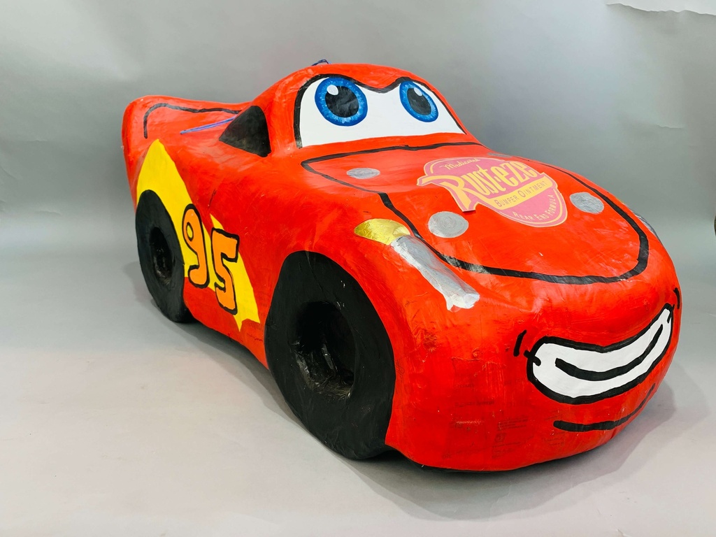 Piñata Figura G Auto Rojo