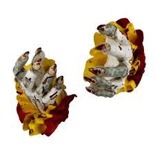 Creepy Clown Hands Emerging C/2